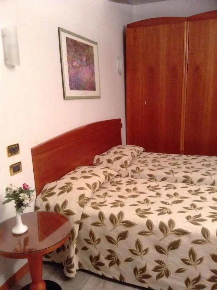 Hotel Holiday- Alla Finestrella Bologna