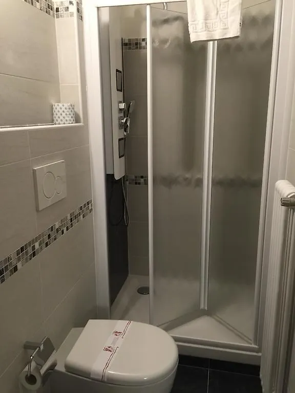 Hotel Holiday- Alla Finestrella Bologna 3*,