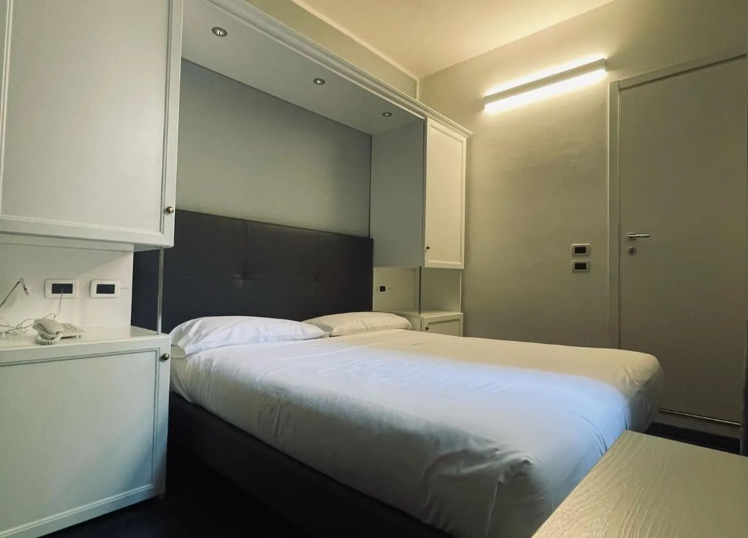 Hotel Holiday- Alla Finestrella Bolonia
