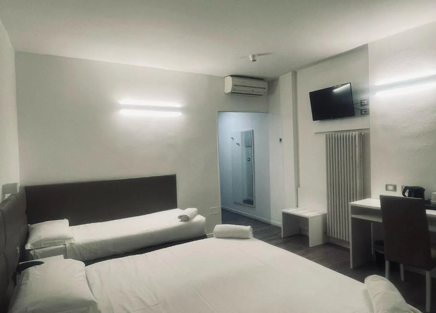 Hotel Holiday- Alla Finestrella Bologna Italien