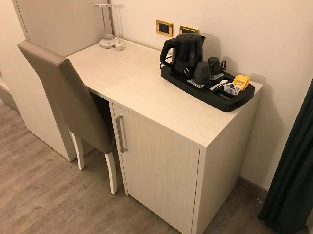 Hotel Holiday- Alla Finestrella Bologna