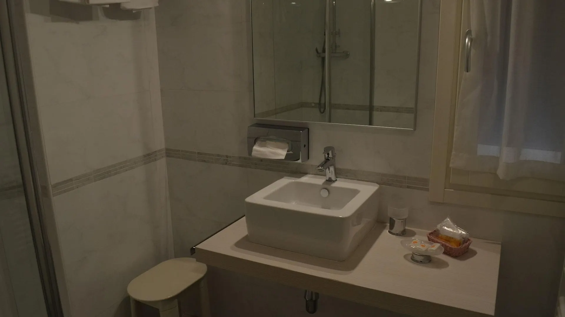 Hotel Holiday- Alla Finestrella Bologna