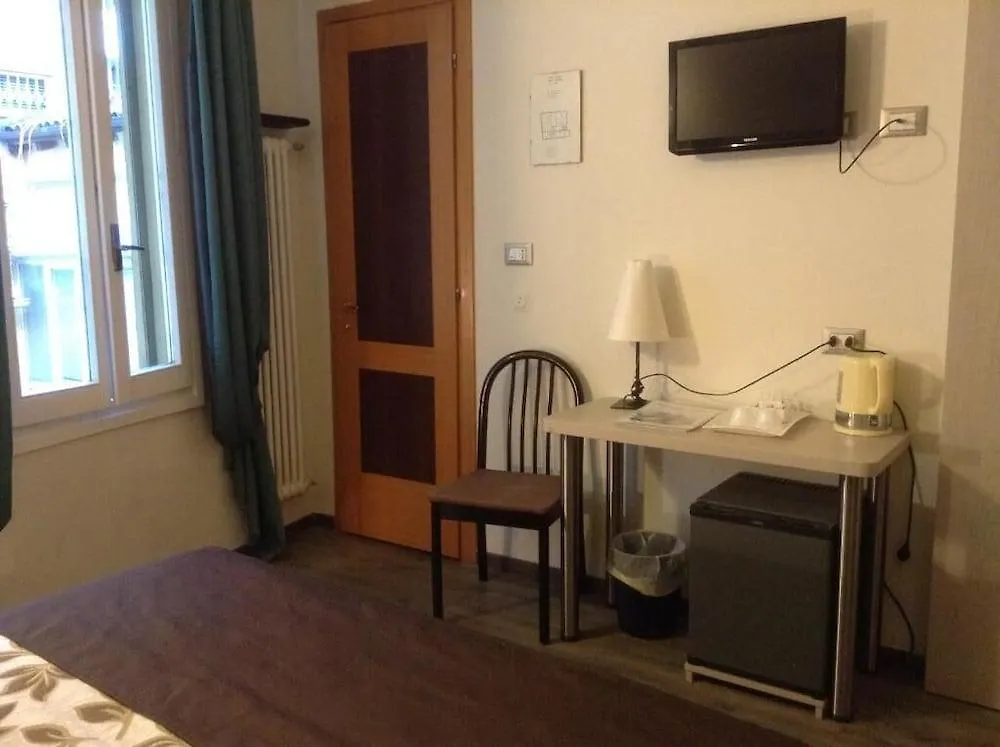 Hotel Holiday- Alla Finestrella Bologna