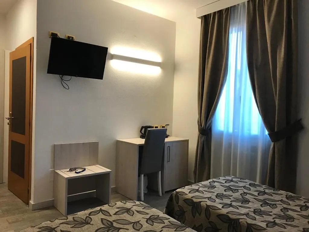 Hotel Holiday- Alla Finestrella Bologna 3*,  Italy
