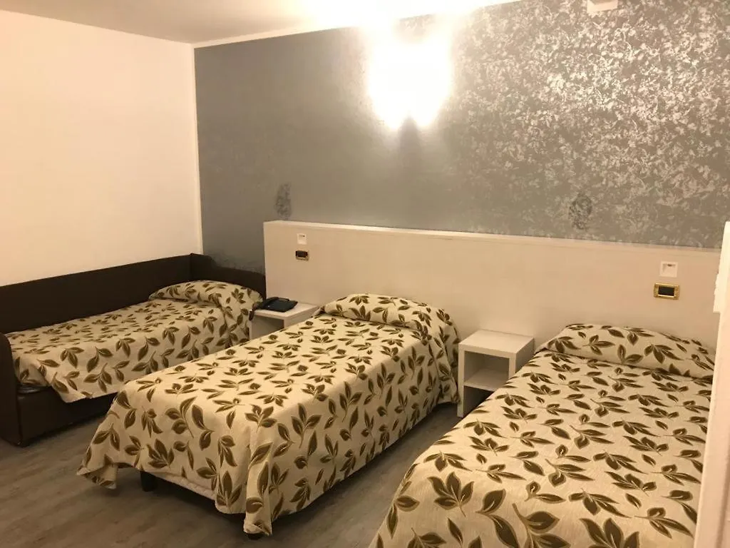 Hotel Holiday- Alla Finestrella Bologna 3*,