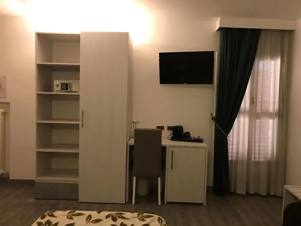 ***  Hotel Holiday- Alla Finestrella Bologna Italy