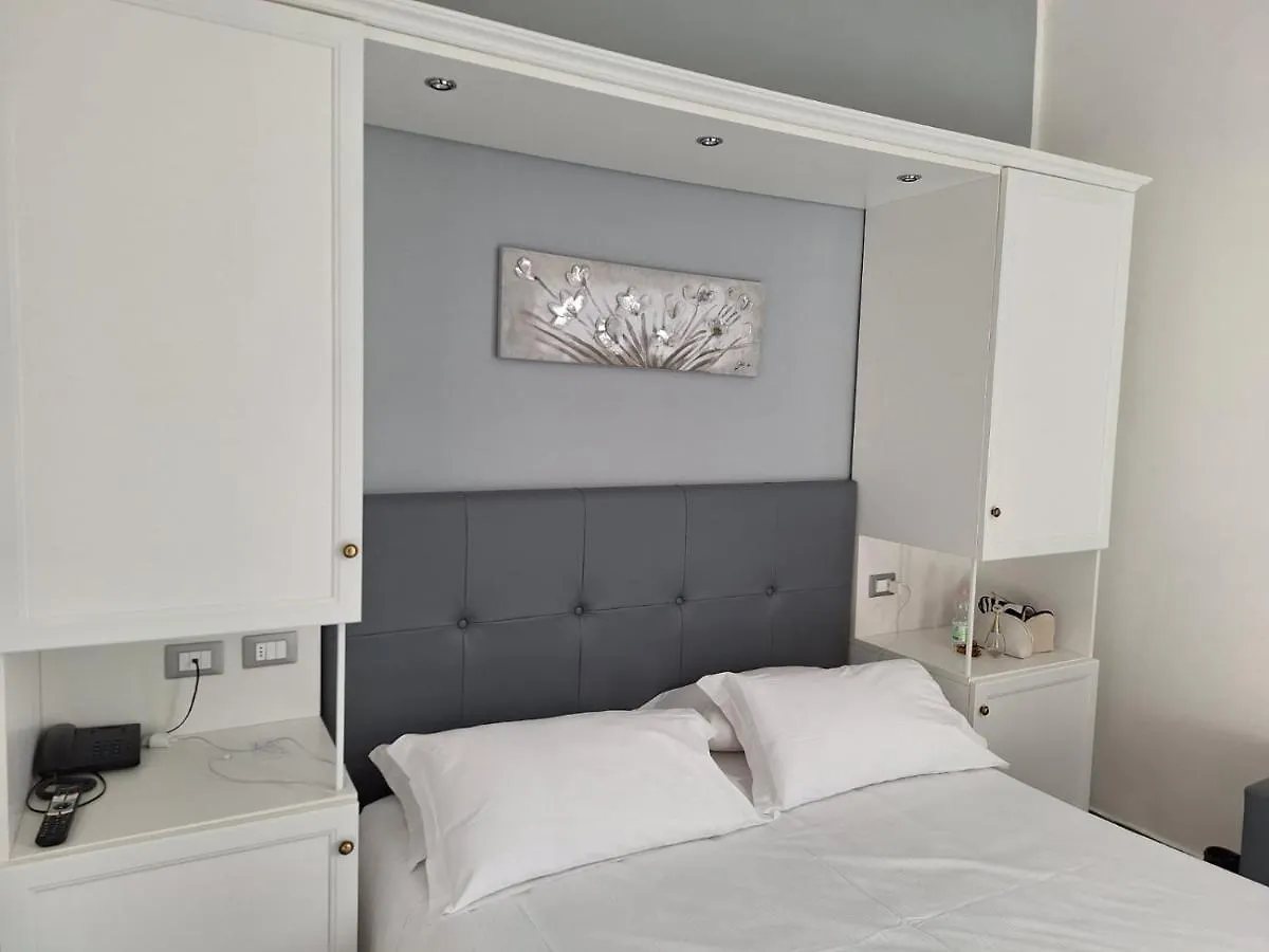 Hotel Holiday- Alla Finestrella Bologna 3*,  Italy