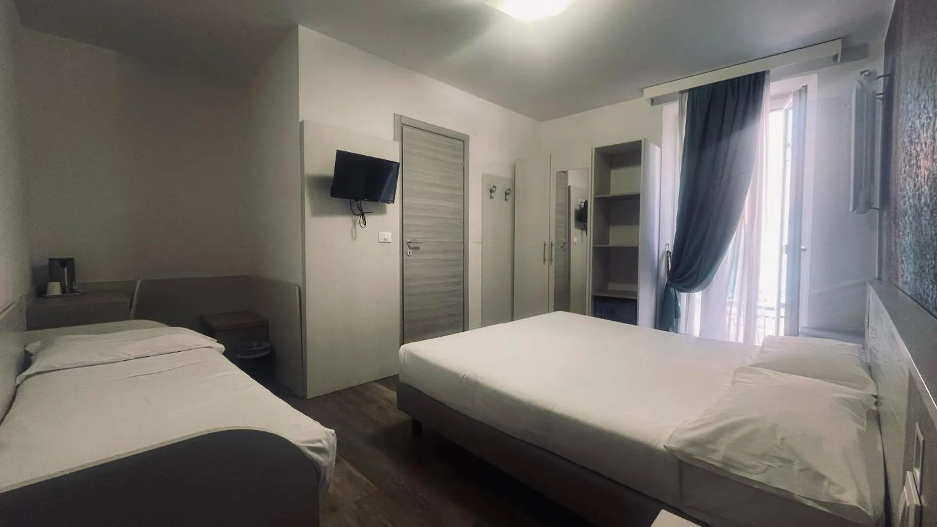 Hotel Holiday- Alla Finestrella Bologna Italy