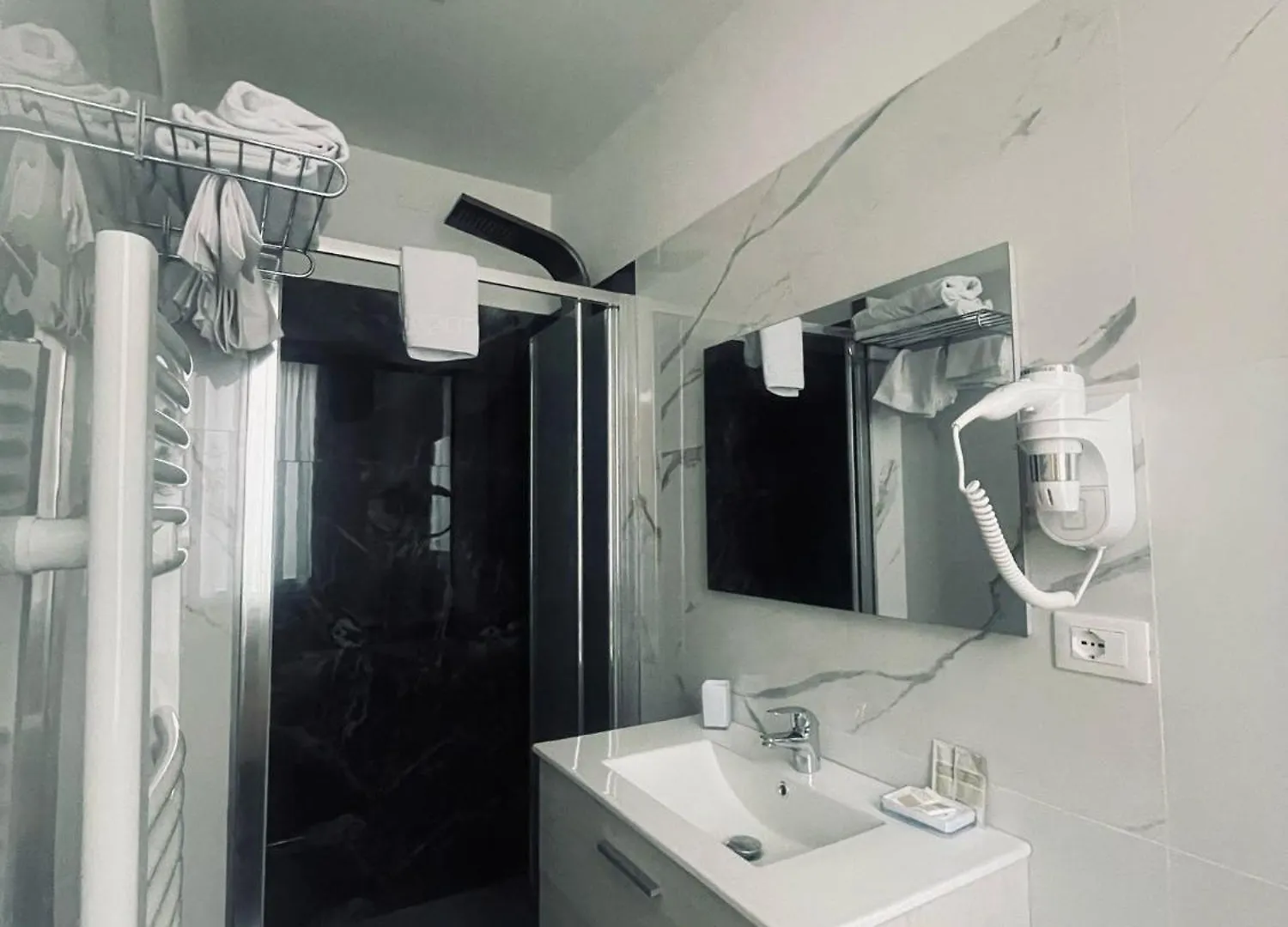 Hotel Holiday- Alla Finestrella Bologna