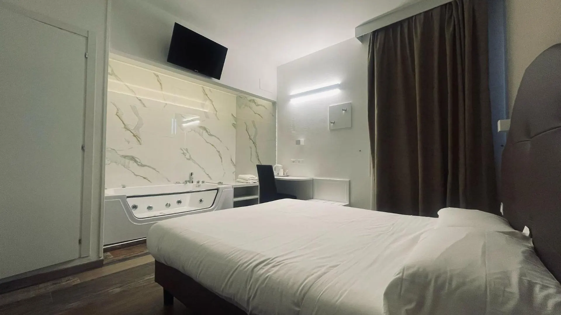 Hotel Holiday- Alla Finestrella Bologna