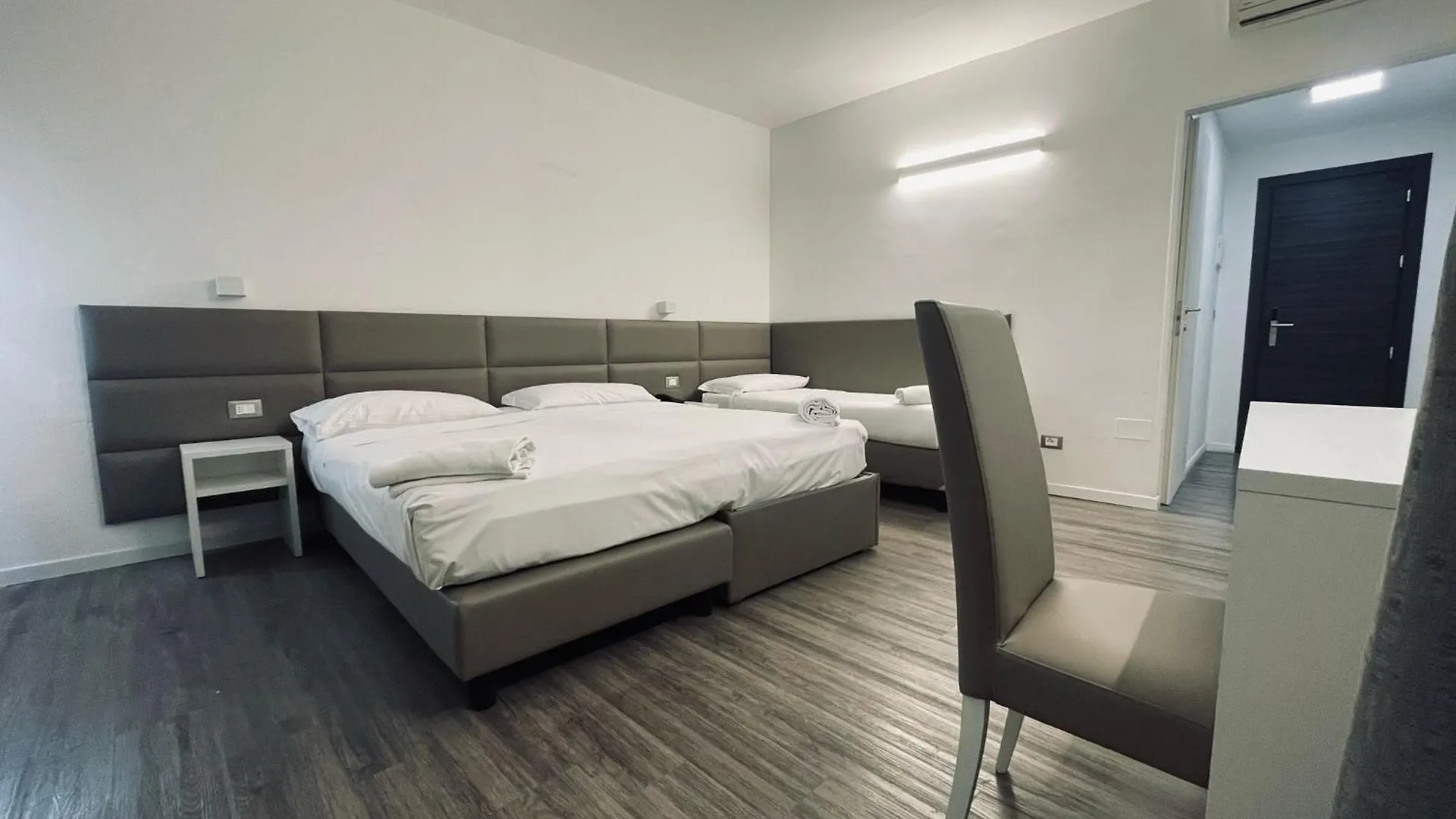 Hotel Holiday- Alla Finestrella Bologna