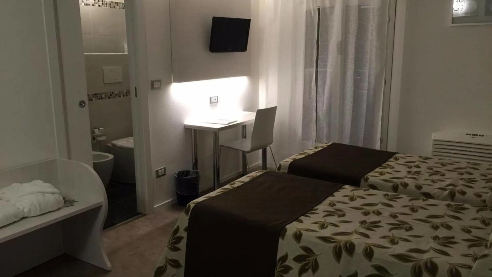 Hotel Holiday- Alla Finestrella Bologna