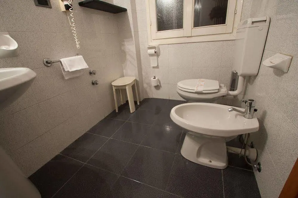 Hotel Holiday- Alla Finestrella Bologna Italy